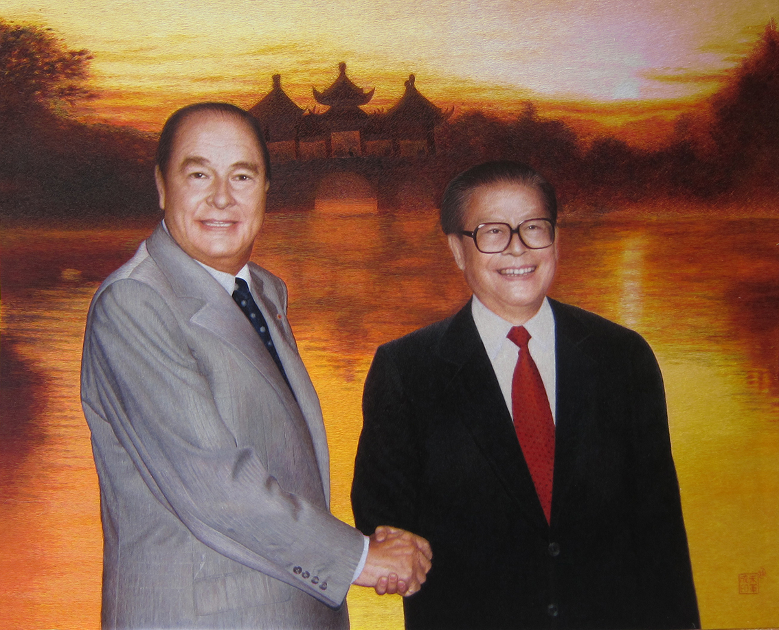 朱军成大型乱针绣《江泽民和希拉克在扬州》：被扬州市档案馆收藏