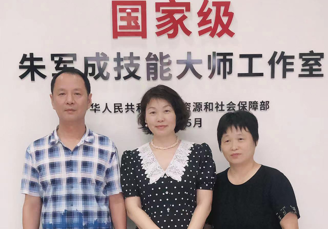 朱青与朱军成 20 余年后再相聚，探索合作新路径,携手共赢.jpg